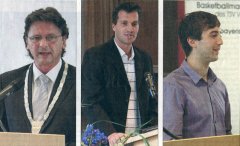Grossansicht in neuem Fenster: Manfred-Paech-Jugendsportpreis 2010 - Bürgermeister Helmut Haider, Laudator Georg Eichler, Trainer Jodi Kreutzer